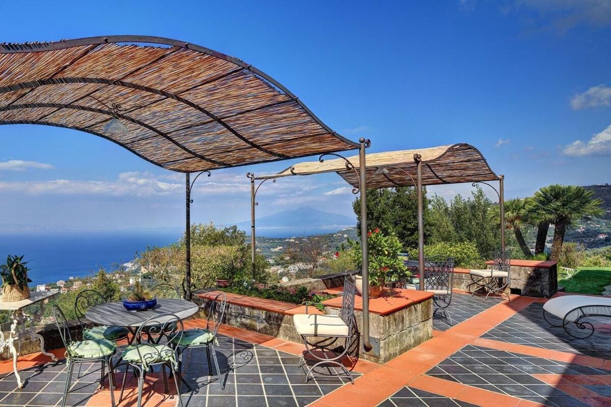 Fondo Turiello Villa Gardens Pool And Guest Services Масса-Лубренсе Экстерьер фото